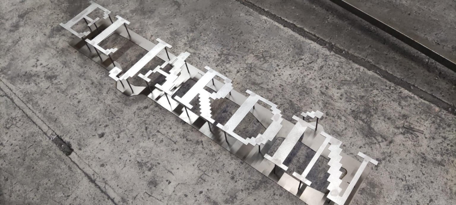 Logotipo con hierro - MECHAPE